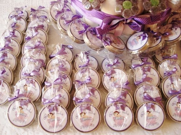 Latinhas personalizadas com confete