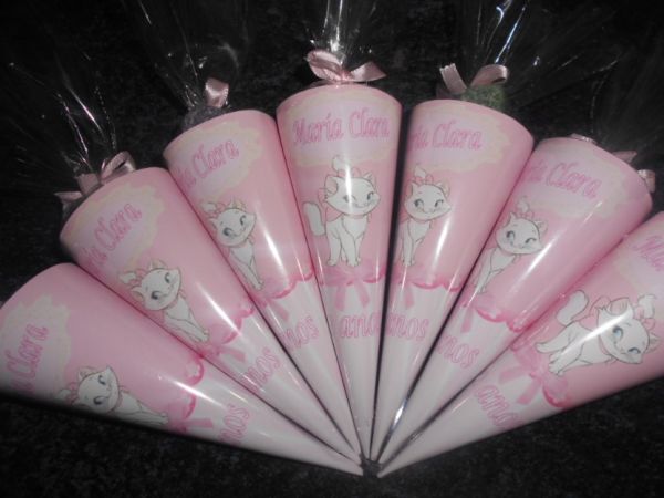 Cone personalizado com amendoim colorido